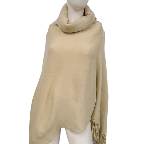 New with Tags Young USA Cream Cowel Neck Fringed Poncho One Size - Picture 3 of 9
